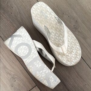 Michael Kors Cream Wedge Flip Flops size 9